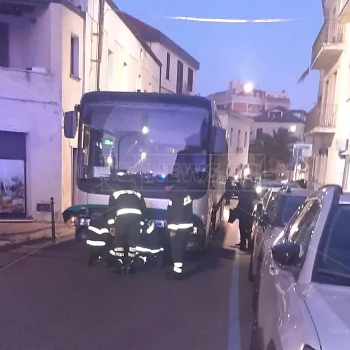 Catanzaro, autobus in panne in via Acri: traffico in tilt da circa un’ora