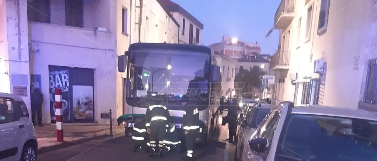 Catanzaro, autobus in panne in via Acri: traffico in tilt da circa un’ora