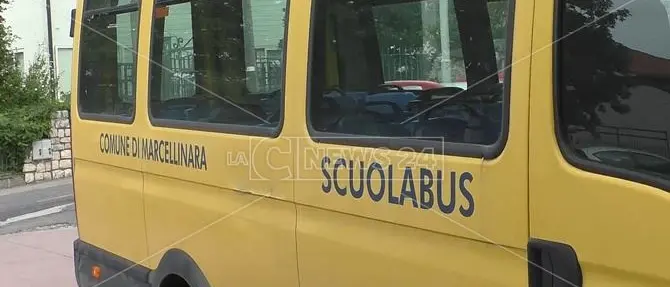 Bimba rischia di soffocare su uno scuolabus nel Cosentino: salvata da un carabiniere