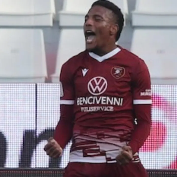 Calciomercato, il centrocampista Folorunsho vicinissimo alla Reggina ma Denis potrebbe andare via