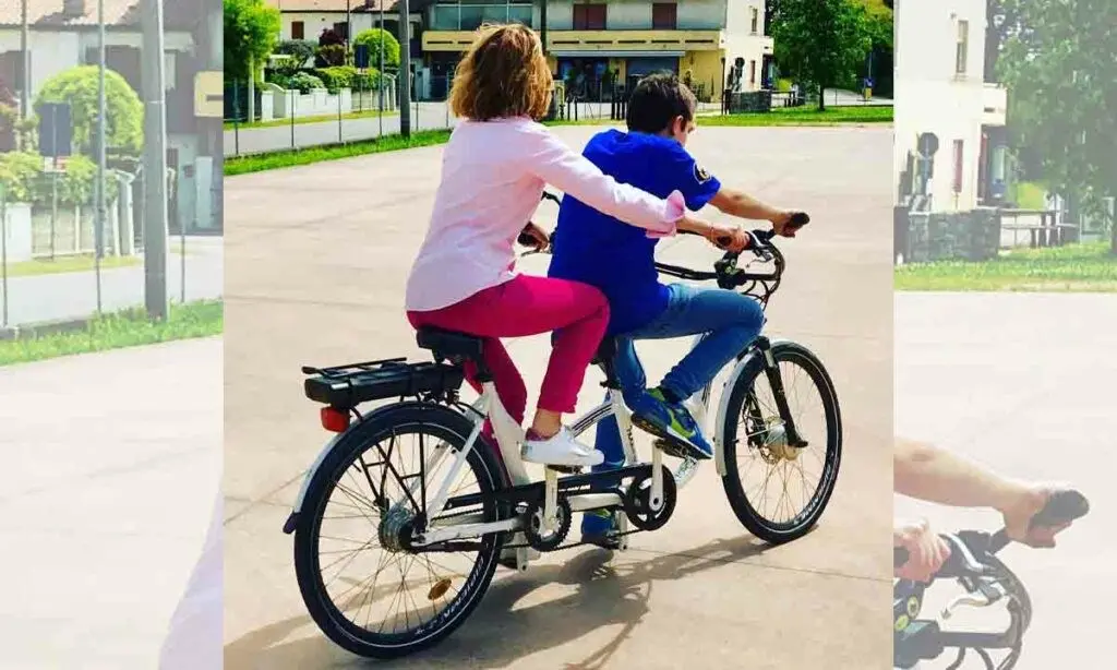 La bici degli abbracci, a Cosenza il tandem per pedalare insieme alle persone con autismo