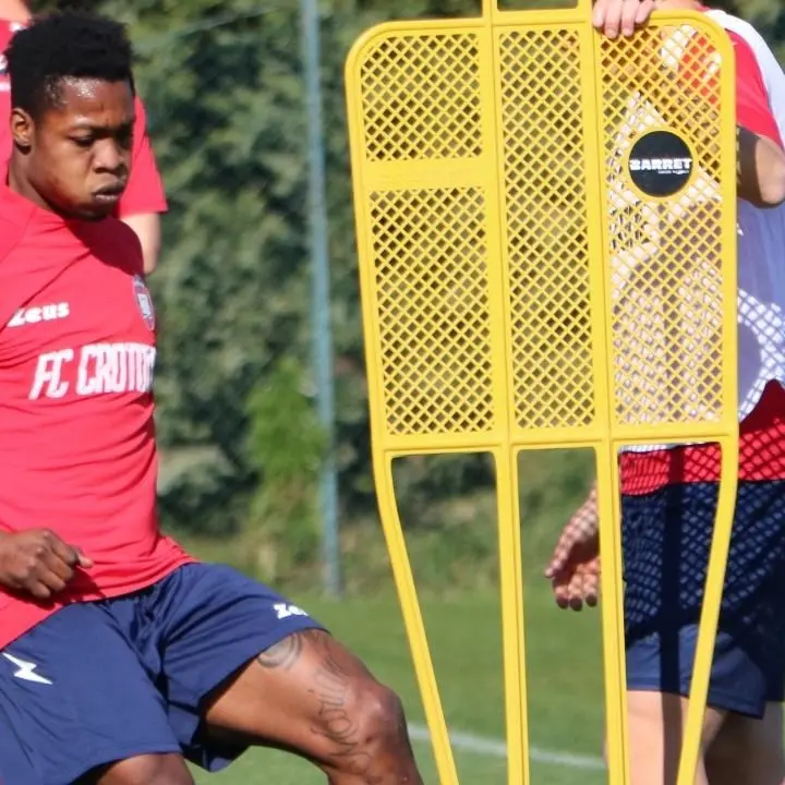 Serie B, il Crotone verso il recupero in casa del Parma con un occhio al calciomercato