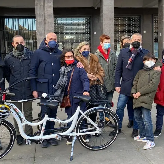 La bici degli abbracci, presentato a Cosenza il tandem per pedalare con le persone con autismo