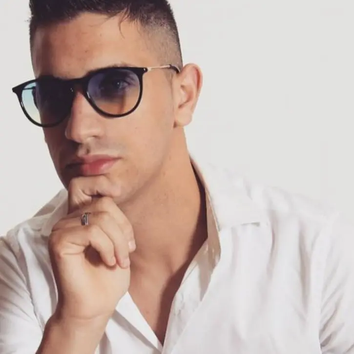 Cirò Marina, polemiche per il brano accusato di inneggiare ai clan: il cantante chiede scusa