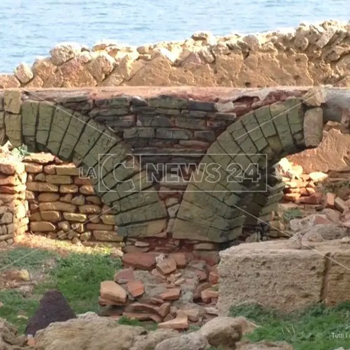 Archeologia, firmate le convenzioni di Antica Kroton. L’assessore comunale Via: «Ora al via i progetti»