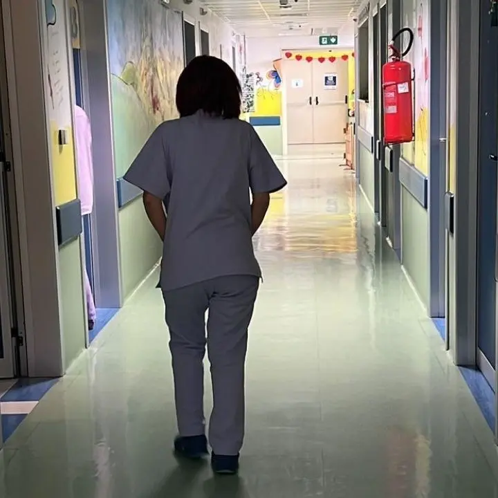 Covid, gli ospedali pediatrici: «In Italia non scende il numero dei bambini e ragazzi ricoverati»