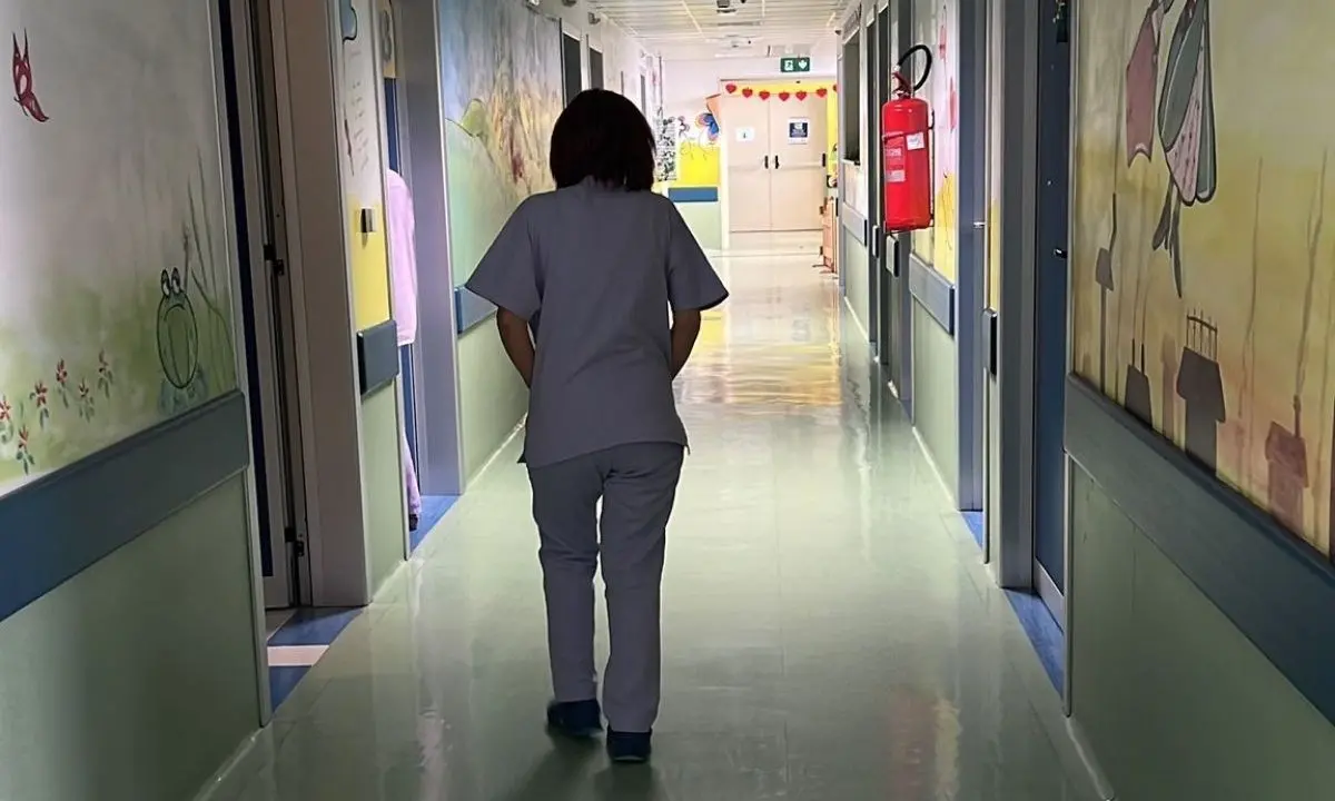 Covid, gli ospedali pediatrici: «In Italia non scende il numero dei bambini e ragazzi ricoverati»