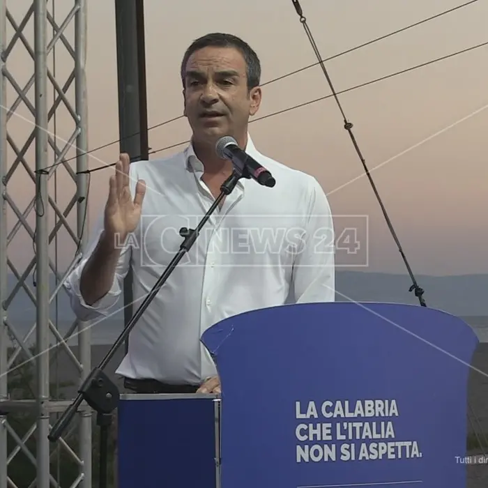 Le nuove geometrie politiche puntano al centro: i riverberi in Calabria e il ruolo di Occhiuto