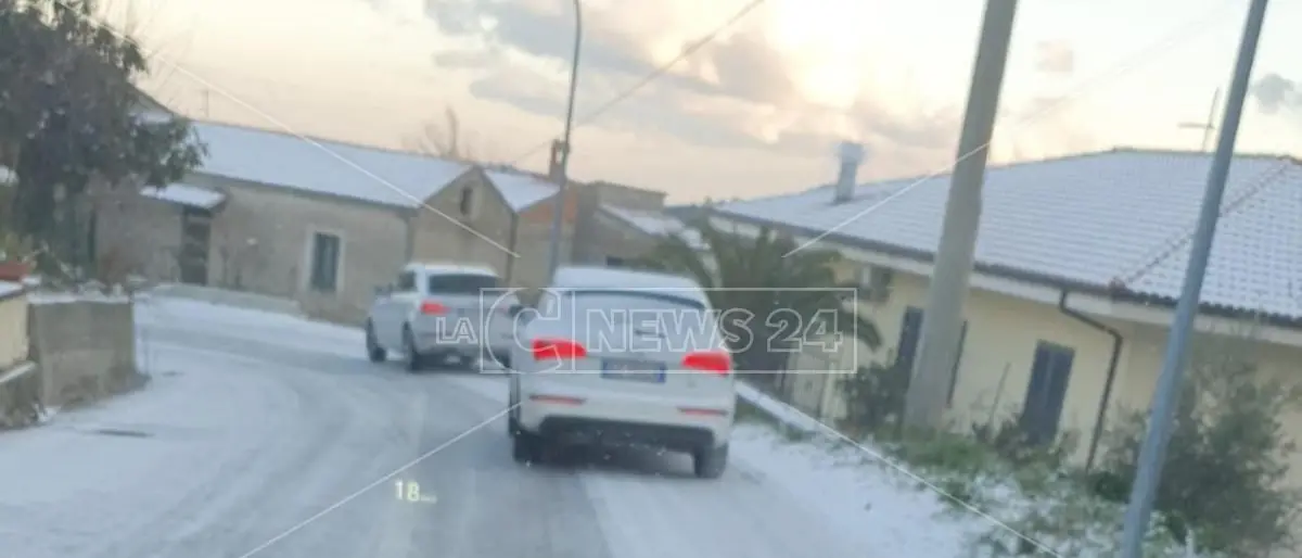 Neve sulla strada Silana di Rossano: blocco al transito dei mezzi pesanti fino alle 11.30