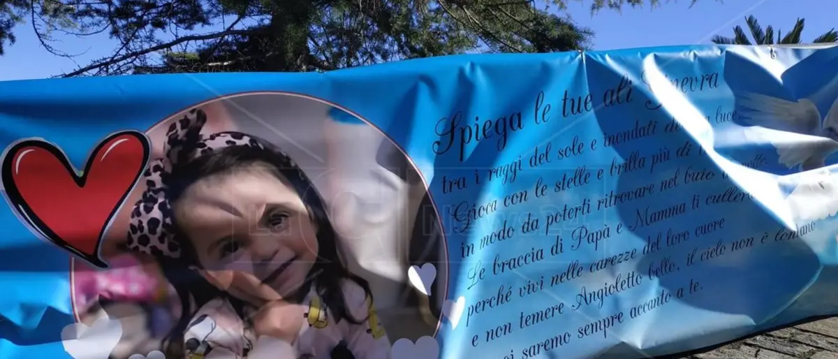 Il Covid divide Ginevra dai suoi genitori anche dopo la morte: positivi, non saranno al funerale