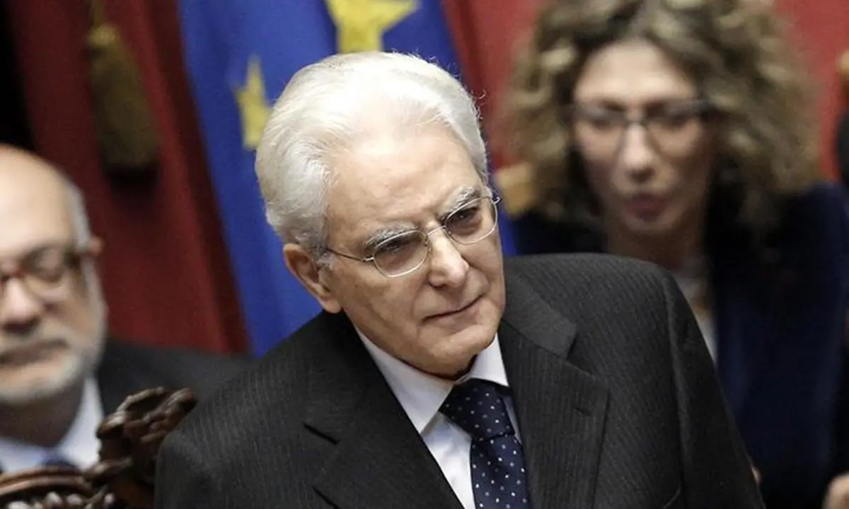 Mattarella ha giurato, è il XIII Presidente della Repubblica: applausi interminabili e standing ovation