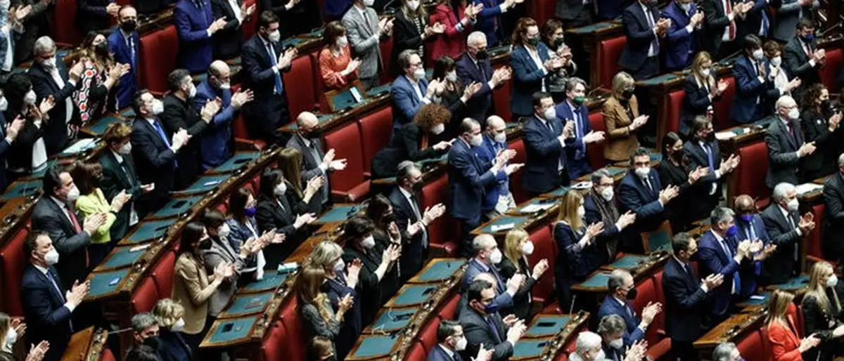 Mattarella osannato da chi non ha ancora realizzato ciò che il Capo dello Stato chiede