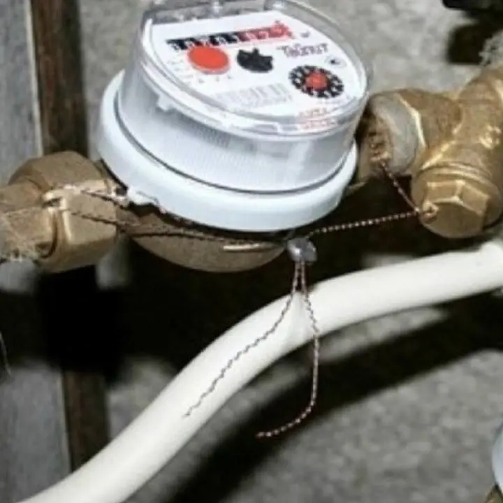 Crotone, allaccio abusivo alla condotta dell’acqua: denunciati 4 imprenditori