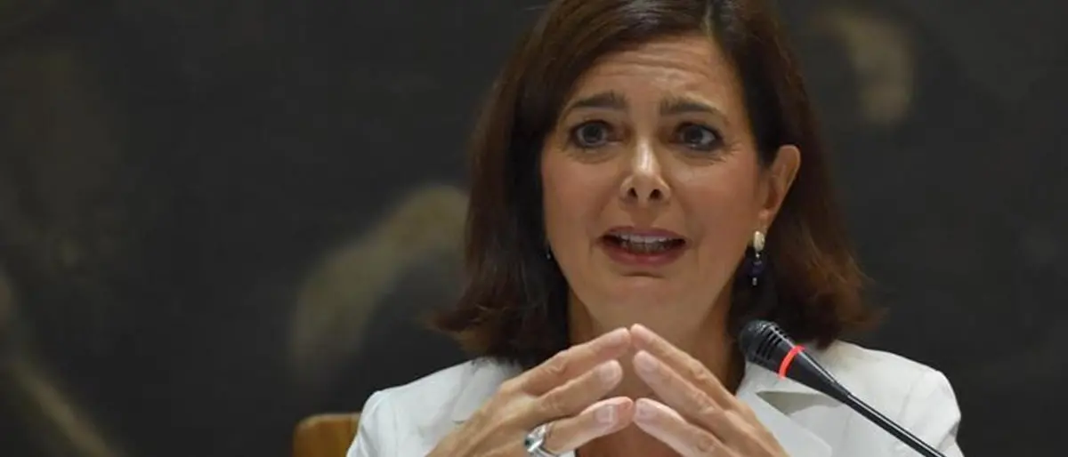 Presunte molestie nel liceo di Castrolibero, Boldrini: «Grave non aver creduto alle studentesse»