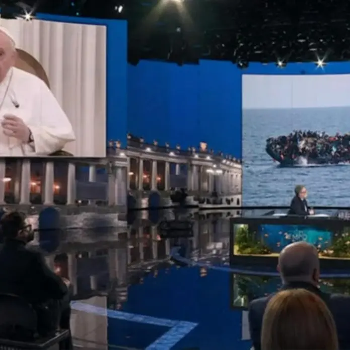 Papa Francesco da Fazio: «Quello che si fa con i migranti è criminale. Il Mediterraneo? Un enorme cimitero»