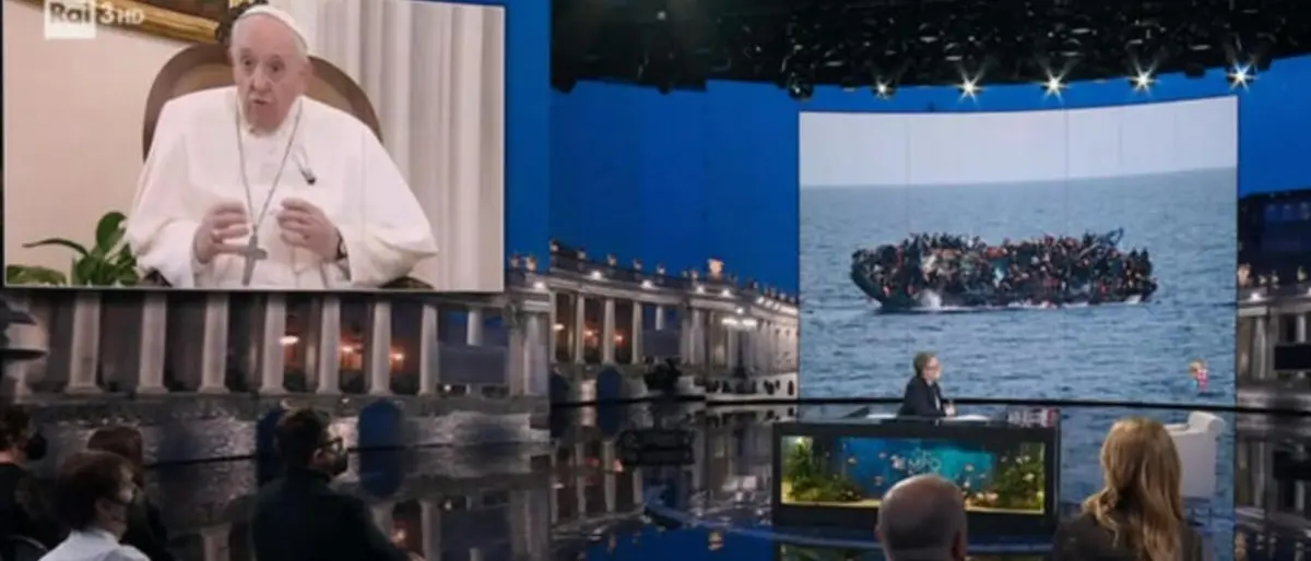 Papa Francesco da Fazio: «Quello che si fa con i migranti è criminale. Il Mediterraneo? Un enorme cimitero»