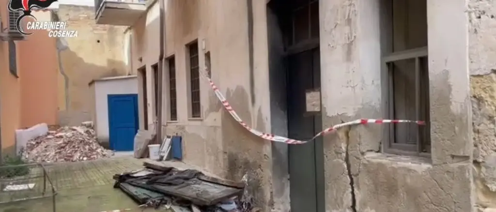 Trebisacce, avrebbe ucciso un uomo e dato fuoco alla sua casa: arrestato il presunto assassino