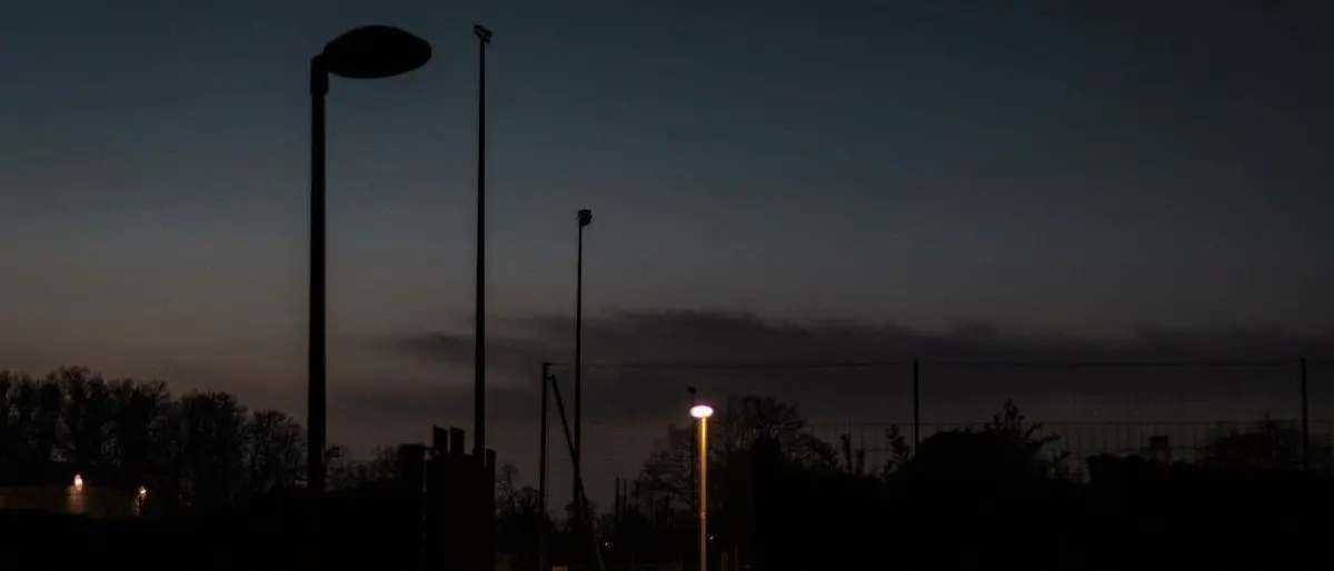 La luce costa troppo, per protesta a Chiaravalle strade al buio per mezz’ora