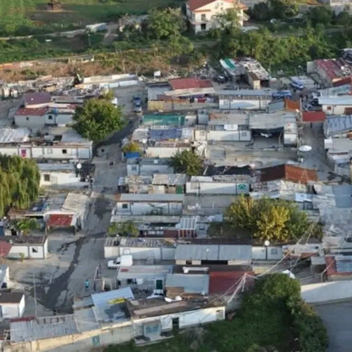 Campo rom di Lamezia, si cercano soluzioni per lo sgombero: in campo anche Regione e associazioni