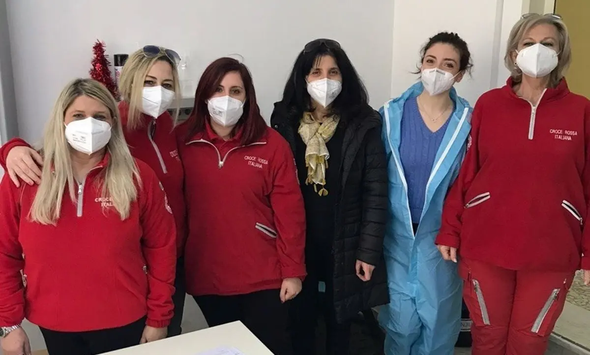 Lamezia, al Liceo scientifico tamponi gratis per tutto il personale: «Così ripartiamo in sicurezza»