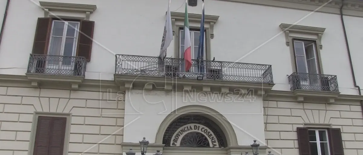 Provincia di Cosenza, si vota il 20 marzo: tris di nomi a sinistra mentre a destra Magorno scalpita