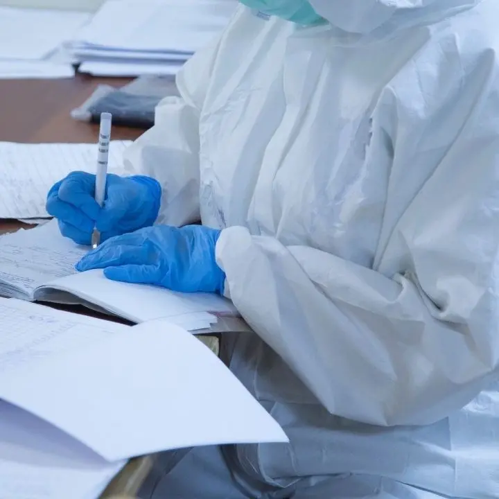 Covid, calano i ricoveri in Calabria ma casi stabili: a livello nazionale scende ancora la curva dei contagi