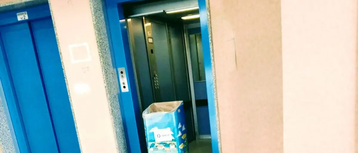 Lamezia, si rompe il bacino in ospedale ma nessuno la soccorre: «Chiami il 118»