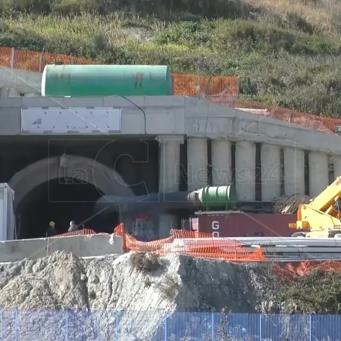 Controlli ai cantieri della metro di Catanzaro, riscontrate alcune ipotesi di irregolarità nelle assunzioni e sulla sicurezza\n
