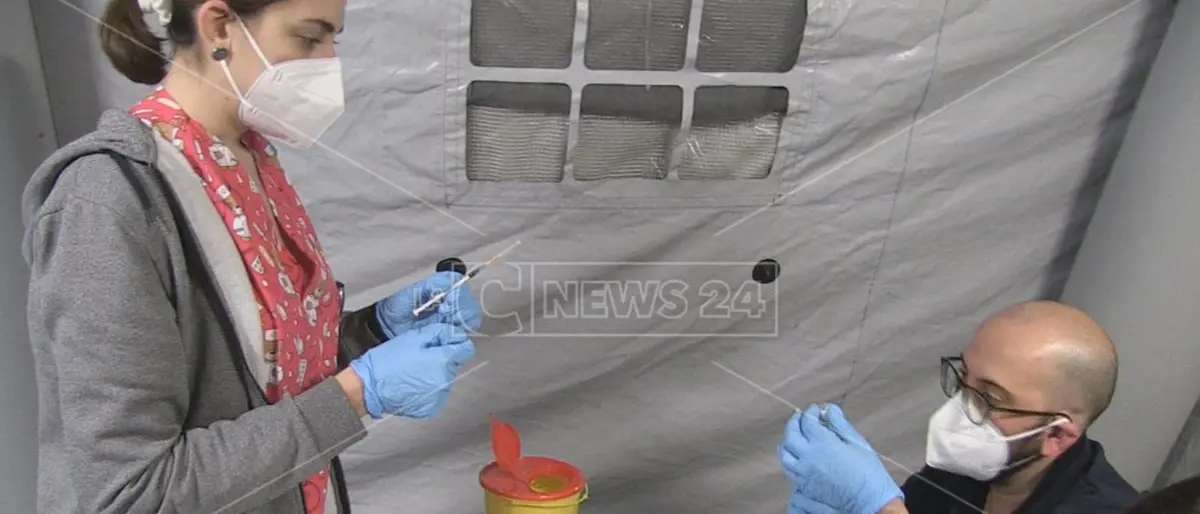 Covid, in Calabria punti accessibili per vaccinarsi senza prenotazione: l’elenco aggiornato