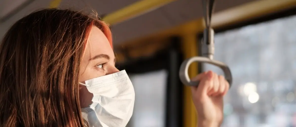 «Contagi in calo ma la pandemia non è finita, non è detto che Omicron sia l’ultima variante»