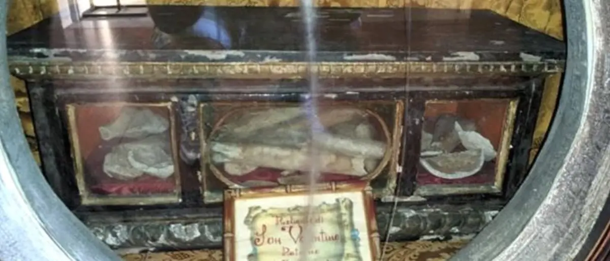 Le reliquie di San Valentino sono in Calabria, ecco chi era il Santo degli innamorati