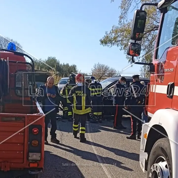 Incidente stradale nel Vibonese, tre feriti in un frontale tra due auto