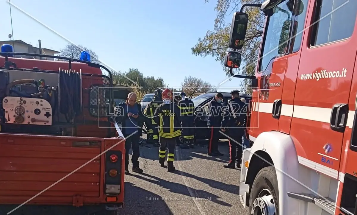 Incidente stradale nel Vibonese, tre feriti in un frontale tra due auto