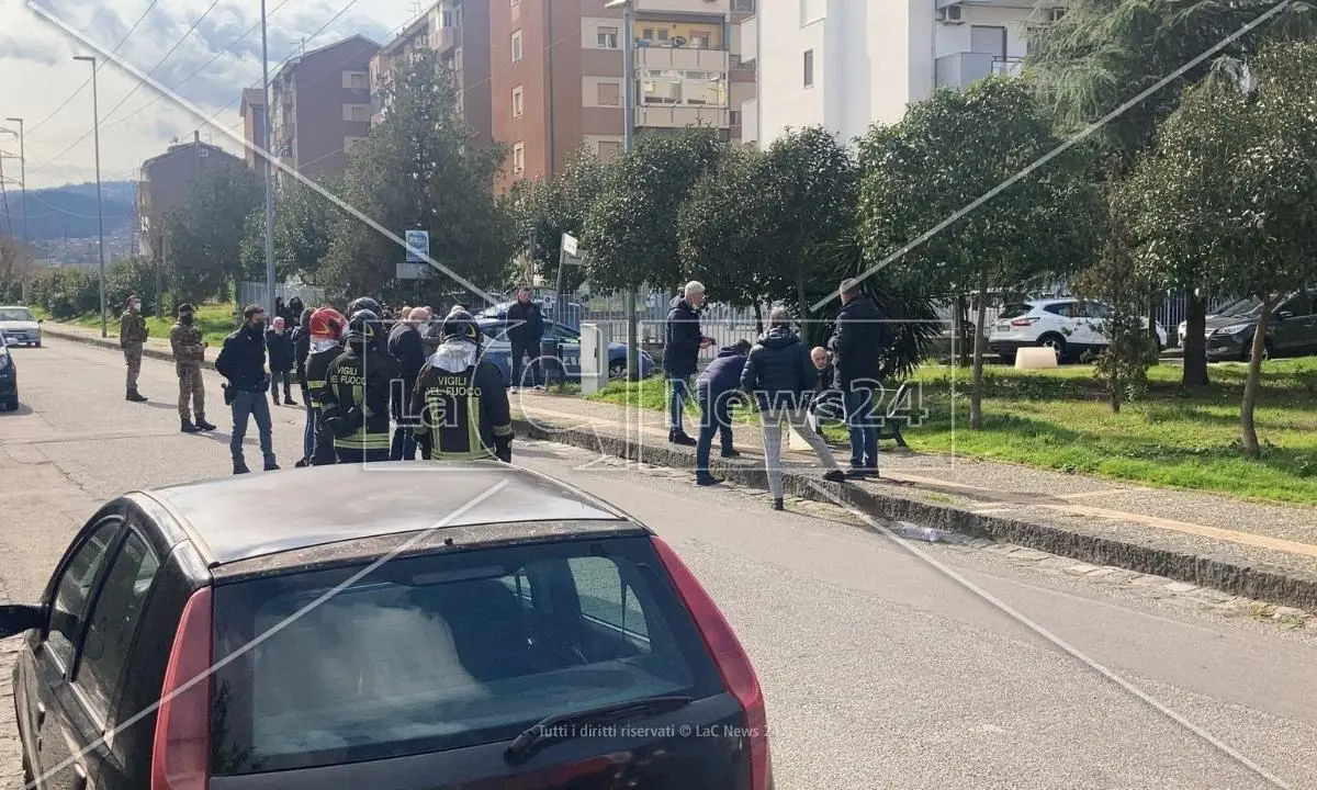 Momenti di tensione a Cosenza, operaio di Ecologia oggi minaccia di darsi fuoco