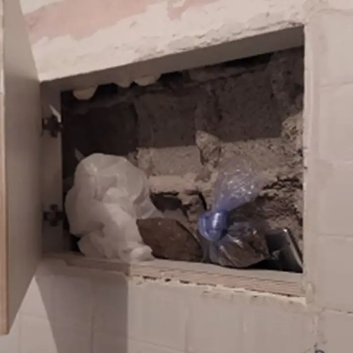 Crotone, ai domiciliari e con 400 grammi di droga nascosta in casa: arrestato