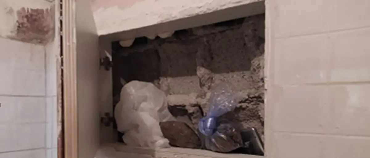 Crotone, ai domiciliari e con 400 grammi di droga nascosta in casa: arrestato