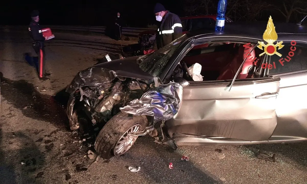 Incidente stradale nel Catanzarese, scontro tra due auto sulla Sp89: feriti i conducenti