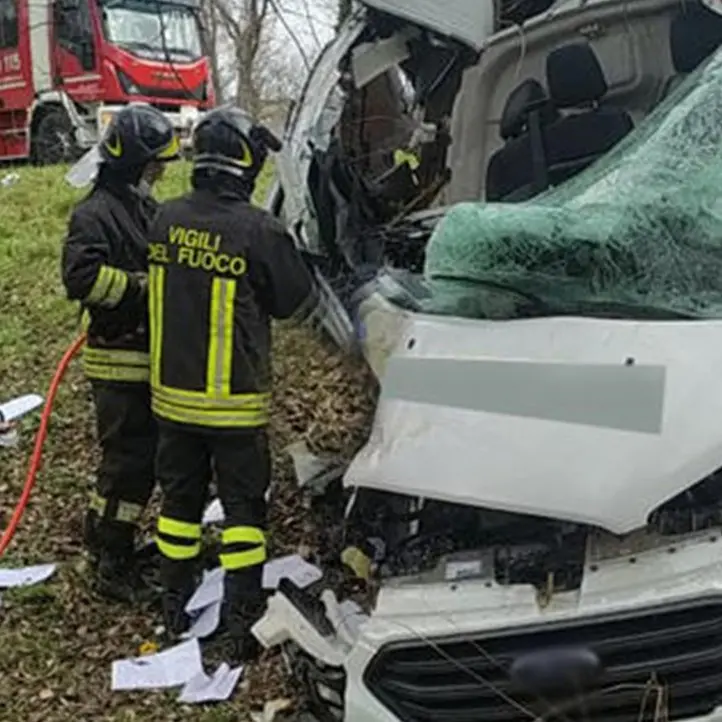 Studente di 16 anni muore in un incidente stradale durante uno stage