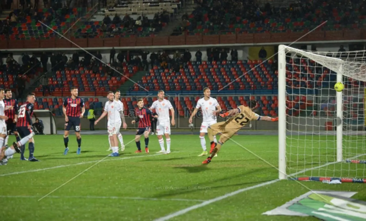 Cosenza, tunnel senza fine: ko contro Perugia. E ora mister Occhiuzzi rischia di saltare