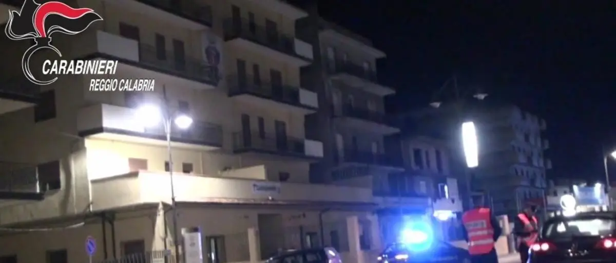 Prostituzione e violazione delle norme anti Covid, nove donne multate nel Reggino