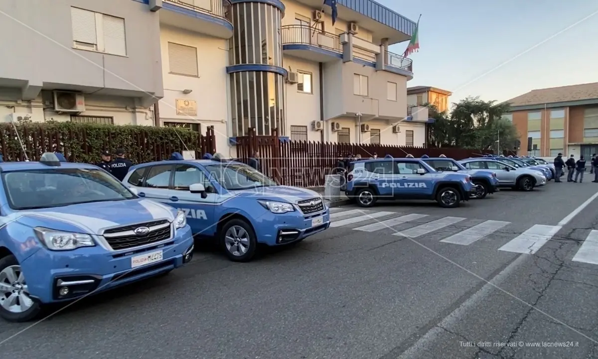 Corigliano Rossano, fermati in auto con più di un etto di marijuana: arrestati due ragazzi