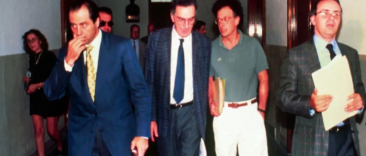 La politica “sottoscopa” a trent’anni da Tangentopoli