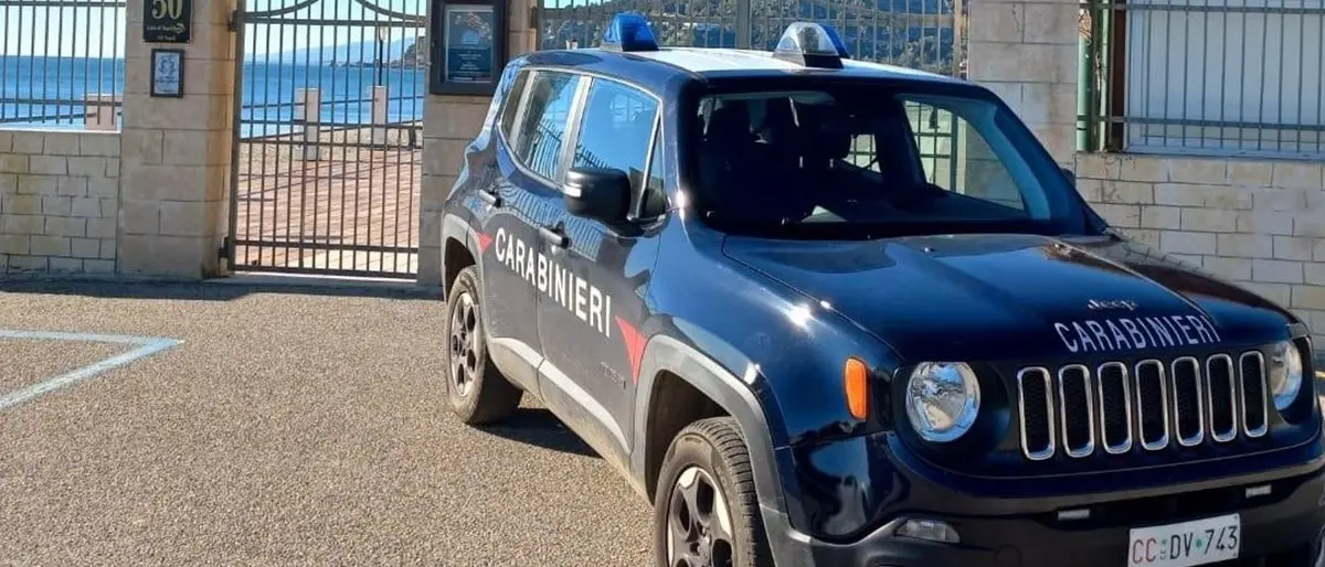 Squillace, avrebbe rubato e poi appiccato il fuoco in un lido: arrestato