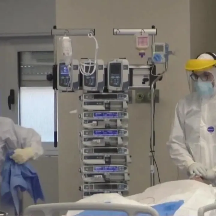 Covid, per i non vaccinati tasso di mortalità 19 volte più alto rispetto a chi ha la terza dose