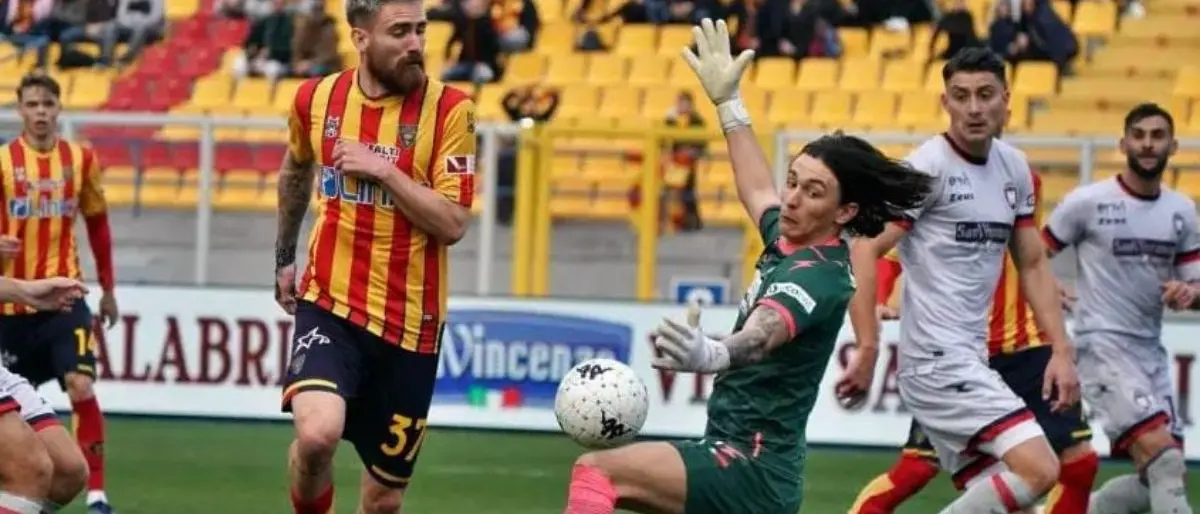 Lecce-Crotone 3-0: la squadra pitagorica affonda al Via del Mare