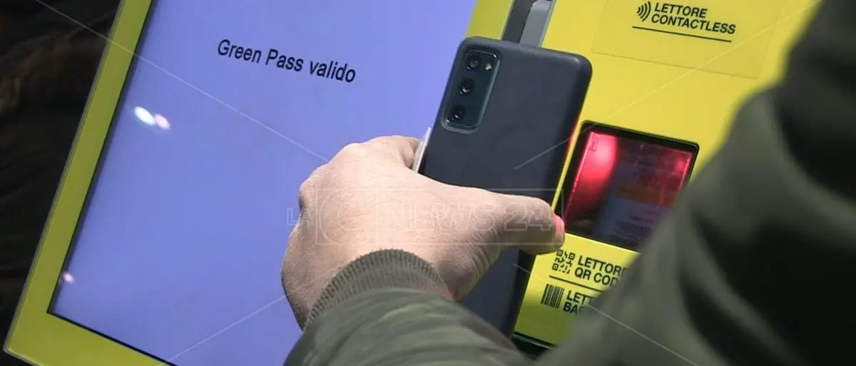 Covid, bocciato l’emendamento della Lega sullo stop del green pass dopo il 31 marzo