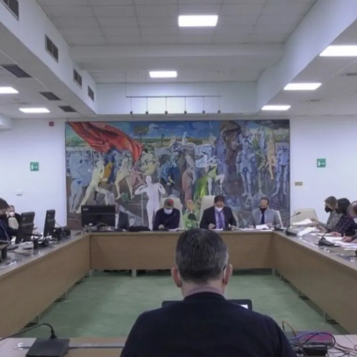 Sanità Calabria, tensioni in Terza commissione: l’opposizione si astiene ma la modifica sull’Azienda zero passa