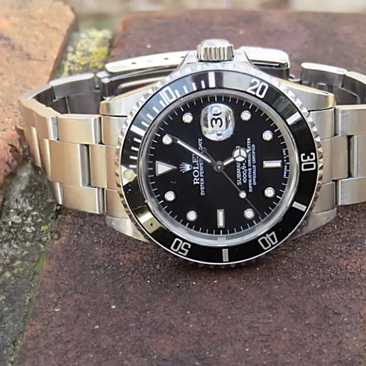 Fondi Covid usati per l’acquisto di rolex e beni di lusso: denunciati 22 imprenditori