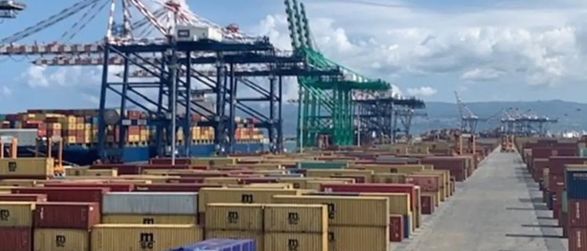 Bloccati al porto di Gioia Tauro seicento container diretti in Ucraina