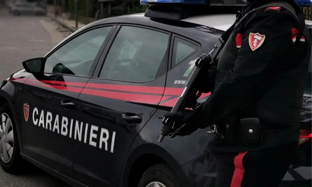 Vandali in azione a Civita, squarciate gomme a una decina di auto